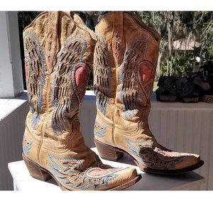 Corral Peace love WINGED HEART tan Pointed toe cowboy boots. 9.5